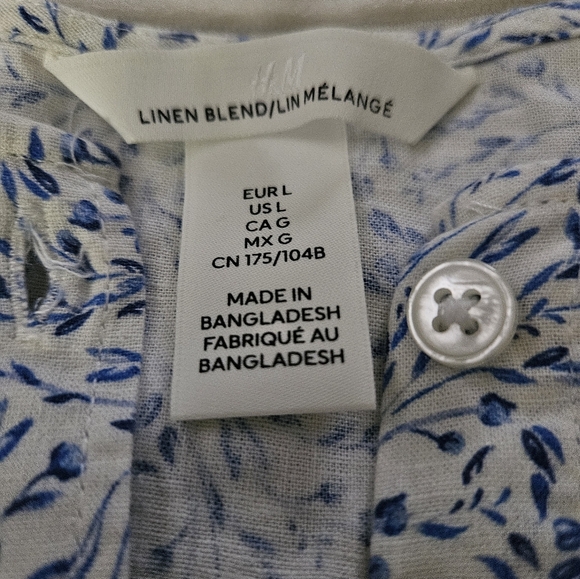 H&M Blue and White Floral Blouse. Size L. 3/4 Gathered Sleeves. - Picture 3 of 5